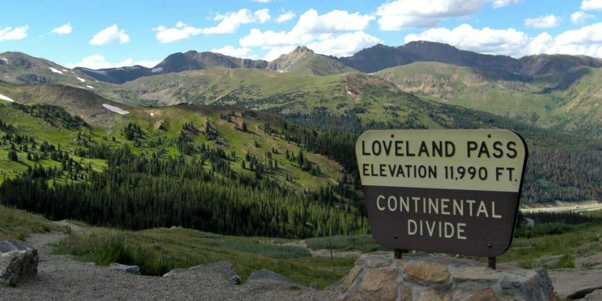 loveland pass sign marker
