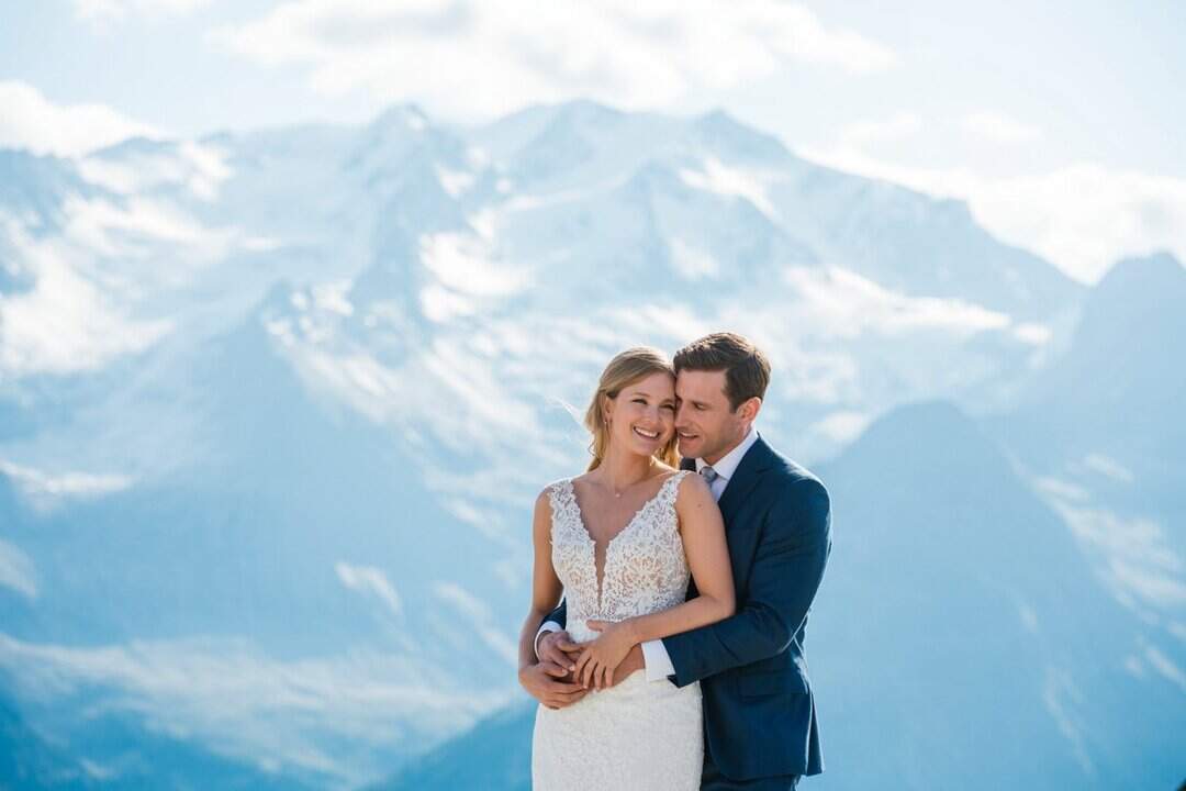 blue sky limo's colorado mountain wedding shuttle service