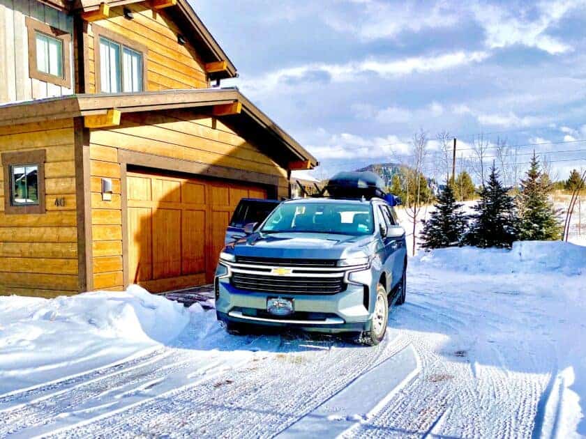 breckenridge wedding venue transfers with blue sky limo