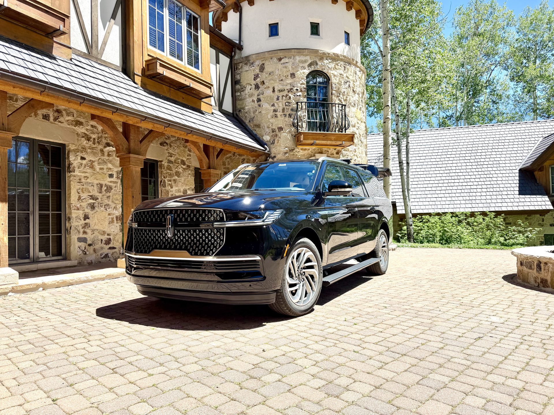Blue Sky Limo Locations 2 Avon and Beaver Creek airport shuttle by Blue Sky Limo