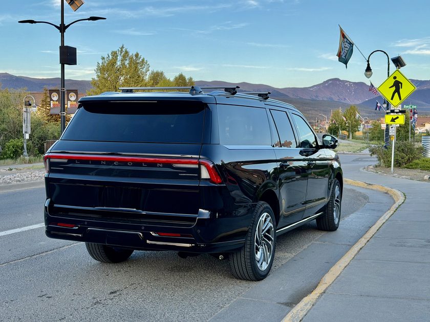 Keystone Airport Shuttle Service Blue Sky Limo Lincoln Navigator ready for a private Keystone transfer