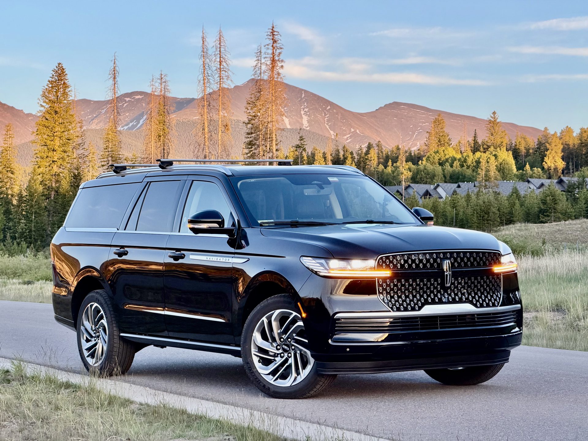 Blue Sky Limo Lincoln Navigator in Colorado mountain scenery