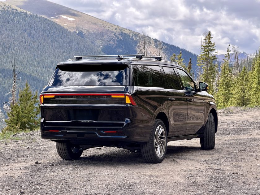 private Aspen airport transportation by Blue Sky Limo